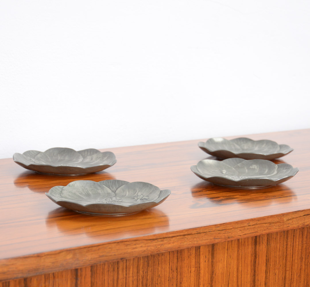 Art Nouveau Flower Shaped Jewel Trays Hugo Leven, Kayser & Sohn