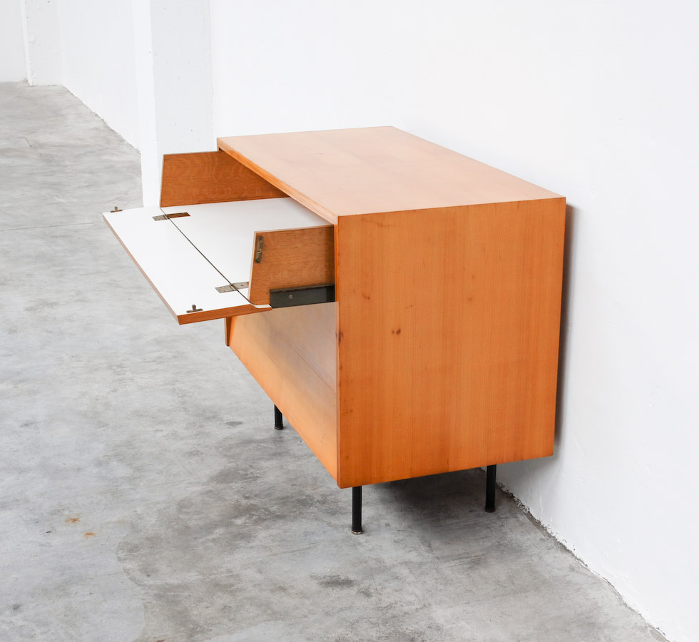 Chest of drawers by Florence Knoll