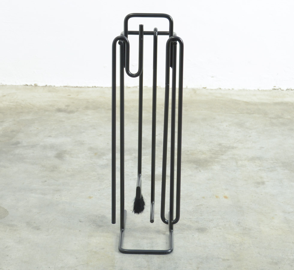 Minimal Black Metal Fire Set ‘Mace-Line’ by Ann Maes