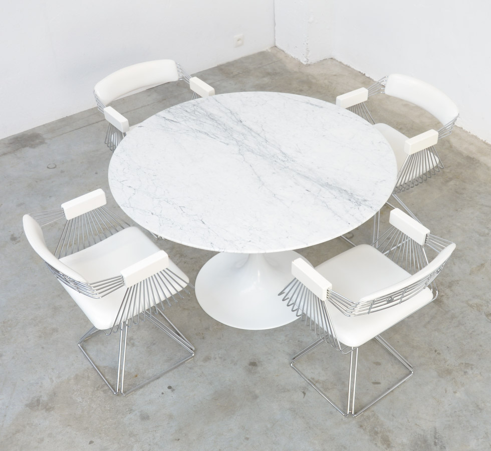 Carrara Marble Tulip Dining Table by Eero Saarinen for Knoll Int