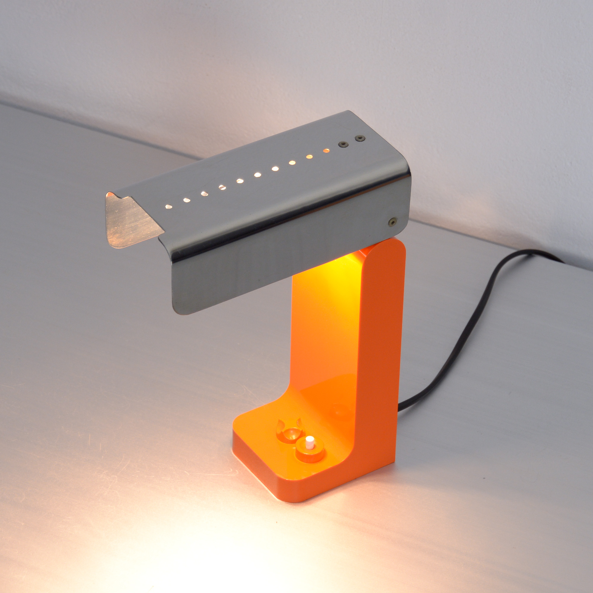 Joe colombo kartell lamp discount